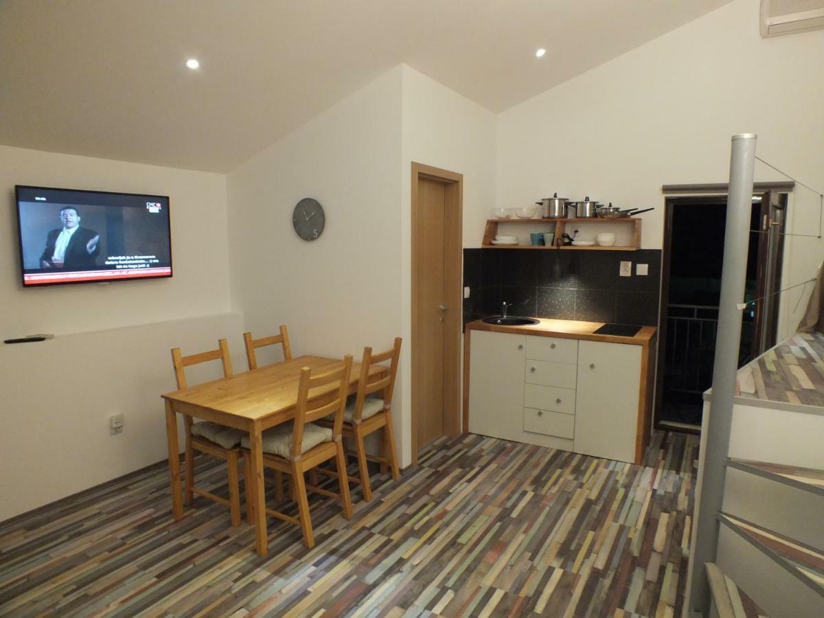 Apartmani Barisic Бродариця Екстер'єр фото