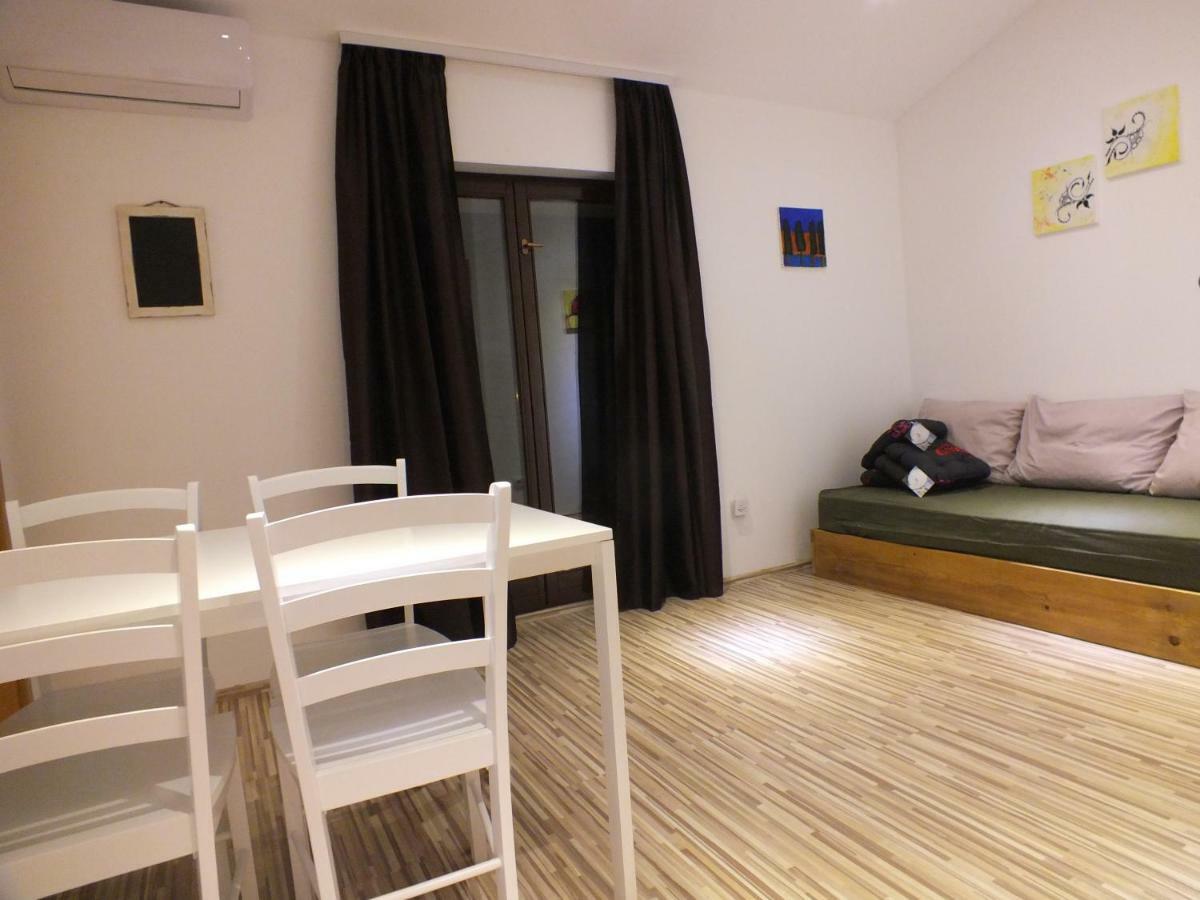 Apartmani Barisic Бродариця Екстер'єр фото