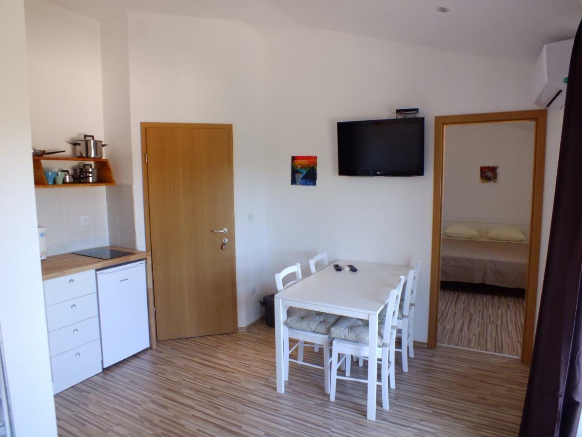 Apartmani Barisic Бродариця Екстер'єр фото