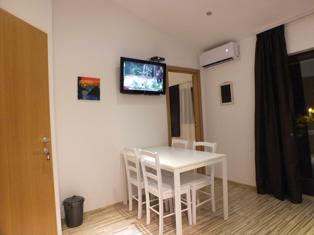 Apartmani Barisic Бродариця Екстер'єр фото